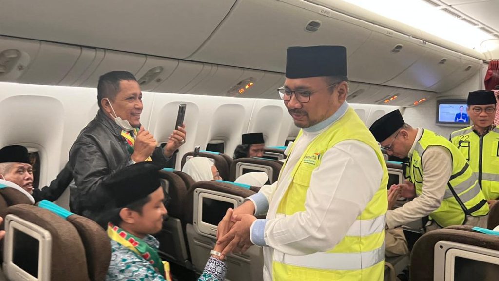 Menag Lepas Keberangkatan Jamaah Haji Kloter Pertama Embarkasi Jakarta