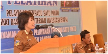 Asisten 2 Pemkab Banggai Buka Pelatihan Pelayanan Terpadu Satu Pintu Tingkat Dasar