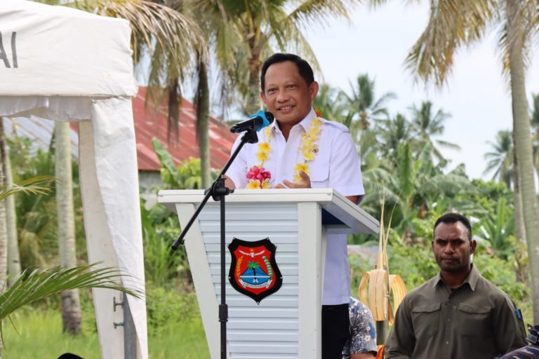 Panen Raya, Kapolres Banggai Dampingi Kunker Mendagri di Toili Barat