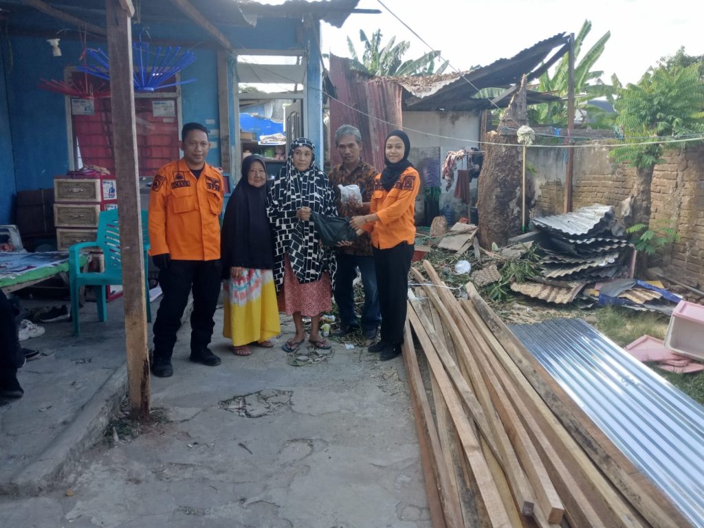 Quick Response BPBD dan Dinsos Salurkan Bantuan di Sudiang Raya