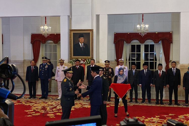 Jokowi Lantik Jenderal Agus Subiyanto Jadi Panglima TNI