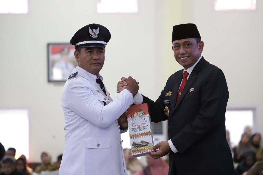 Lantikan Kepala Desa Periode 2023-2029, Duo Amran Kompak Beri Ucapan Selamat