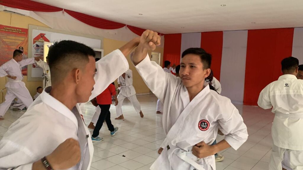 Ratusan Karate-do “Serbu” Mako Brimob Bone, Ada Apa?
