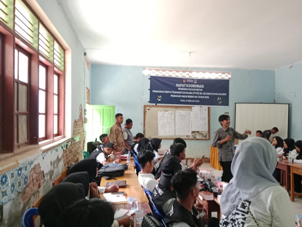 Panwaslu Kecamatan Majaule Gelar Rakor Peningkatan Kapasitas