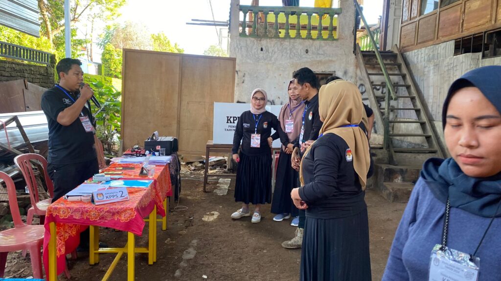 TPS 10 Bangkala Kelurahan Buntusu Kecamatan Tamalanrea Buka Tepat Pukul 07.00 Wita