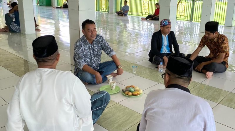 Camat Biringkanaya Juliaman Laksanakan Safari Jumat di Masjid Awalul Islam Bulurokeng