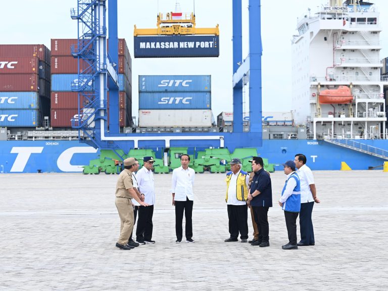 Presiden Jokowi : Makassar New Port Siap Jadi Hub Logistik Terbesar di Indonesia Timur