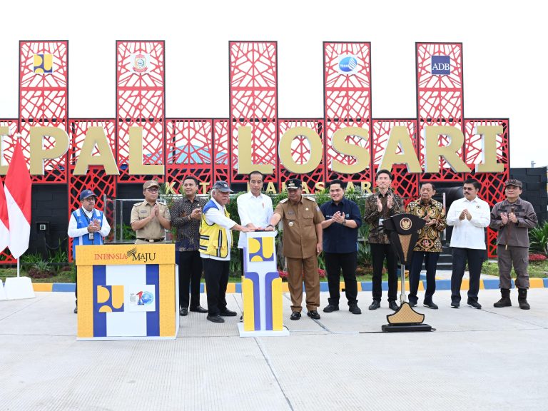 Presiden Jokowi Resmikan SPAL-DT di Makassar