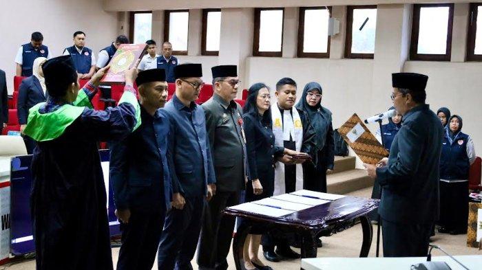 Walikota Lantik Sekretaris Disdukcapil Makassar Eks Camat Tamalanrea