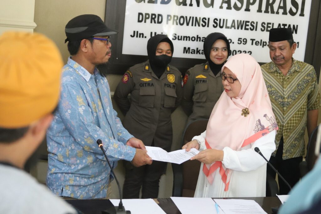 DPRD Sulsel Terima Aspirasi Aliansi Penegak Demokrasi dan Keadilan Indonesia