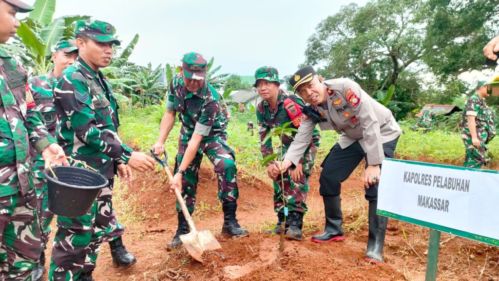 Peringatan Hari Bumi, Kodim 1408/Makassar Tanam 500 Pohon Buah di Kelurahan Laikang