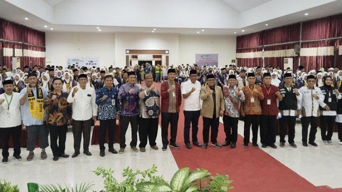 Asisten I Lepas Kloter 8 Jemaah Haji Sulteng 2024