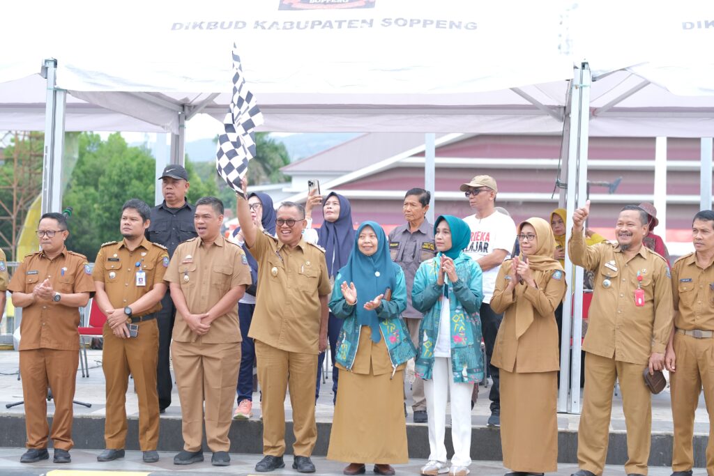 Wabup Soppeng Lepas 38 Peserta Karnaval PAUD