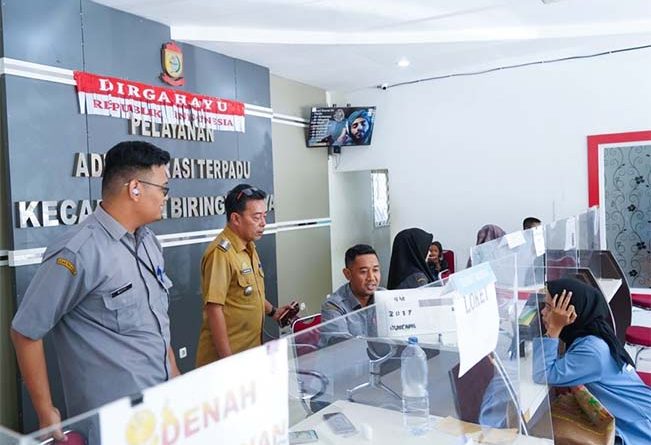 Juliaman Rutin Pantau Loket Pelayanan Publik di Kantor Camat Biringkanaya