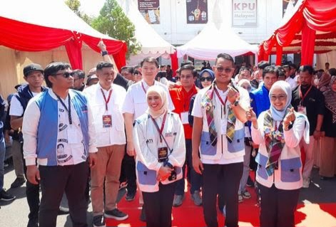 Seto-Rezki Resmi Daftar Pilwalkot Makassar di KPU