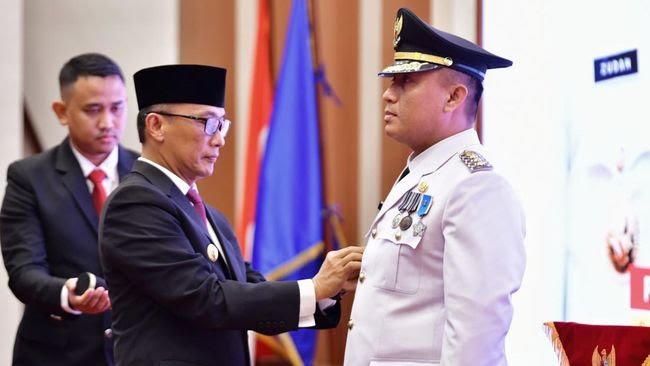 Lantik Pj Bupati Bone, Prof Zudan: Selesaikan Tunggakan TPP