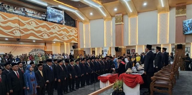 50 Anggota DPRD Kota Makassar Periode 2024-2029 Resmi Dilantik