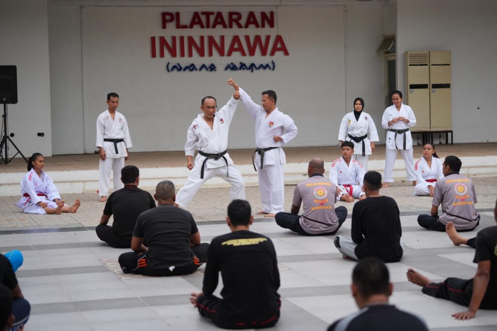 Pj Gubernur Prof Zudan Latih Karate ASN dan Satpol PP