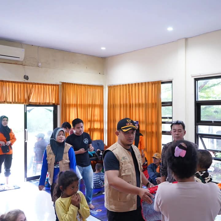 Camat Biringkanaya Pantau Posko Pengungsian Korban Banjir