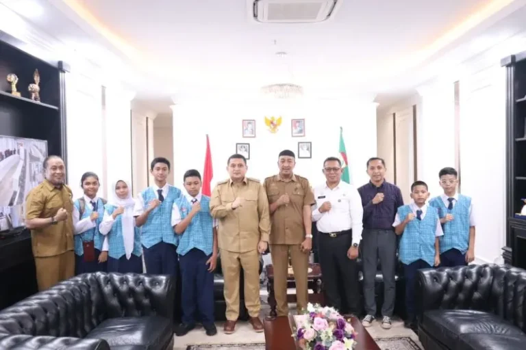 Munafri Dukung Siswa SMPN 6 Makassar Wakili Indonesia di Olimpiade Internasional AS