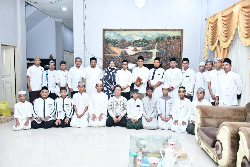 Bupati Soppeng Undang Pimpinan Pondok Pesantren Yasrib Lapajung Watansoppen di Rujab