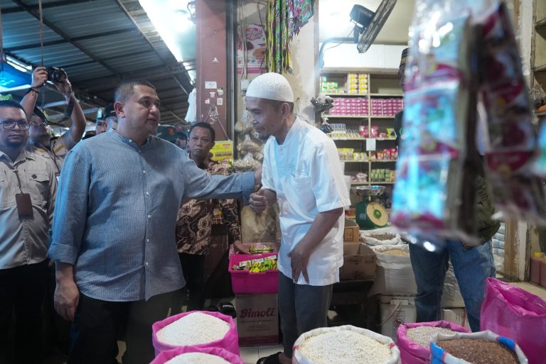 Walikota Makassar Appi Pantau Harga Sembako di Pasar Tradisonal