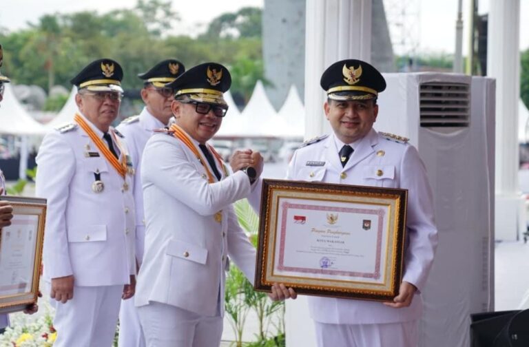 Walikota Makassar Munafri Raih Penghargaan dari Mendagri