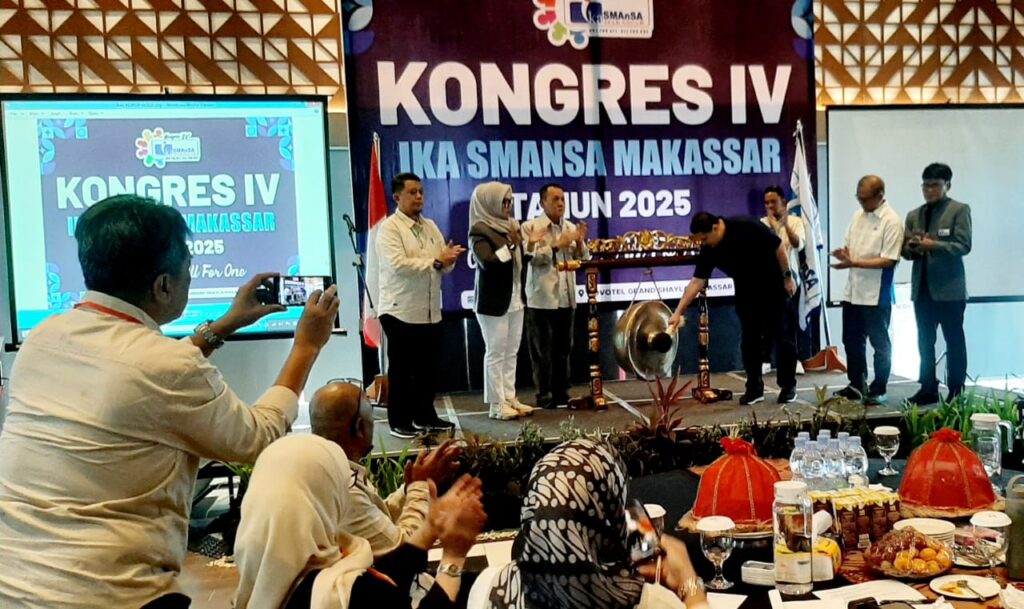 Walikota Makassar Munafri Buka Kongres IV IKA SMANSA