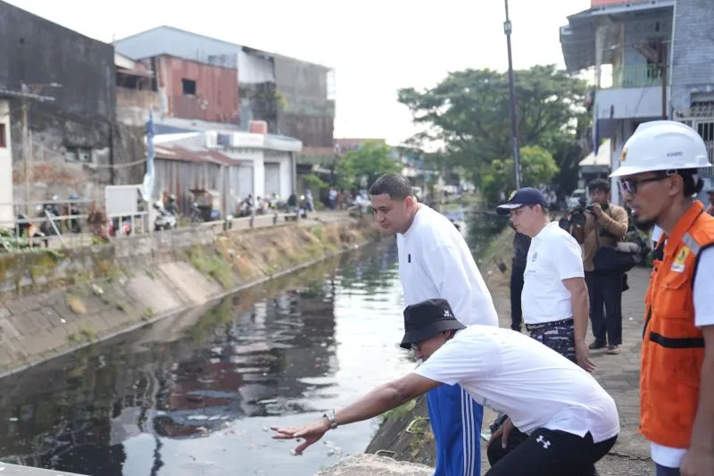 Walikota Makassar Munafri Pimpin Bersih Kanal