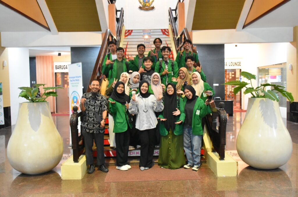 Wagub Sulsel Luangkan Waktu Terima Mahasiswa UIN Alauddin