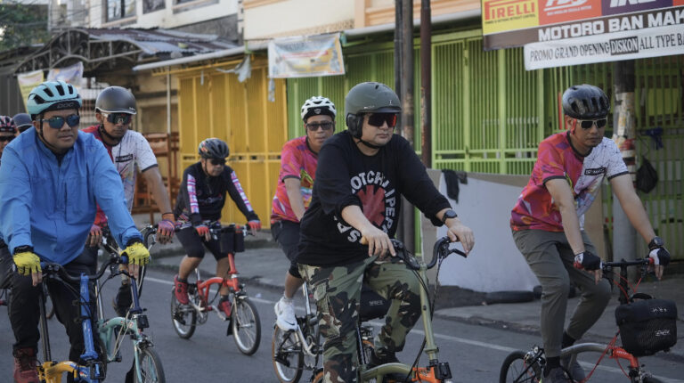 Munafri Lepas Komunitas Brompton Day Out