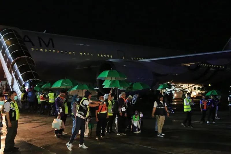 Jamaah Haji Kloter 1 Debarkasi Makassar Tiba Rabu Malam