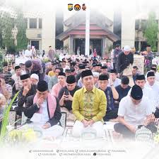 Kapolda Rusdi Hartono Shalat Idul Adha 1446 H di Mapolda Sulsel