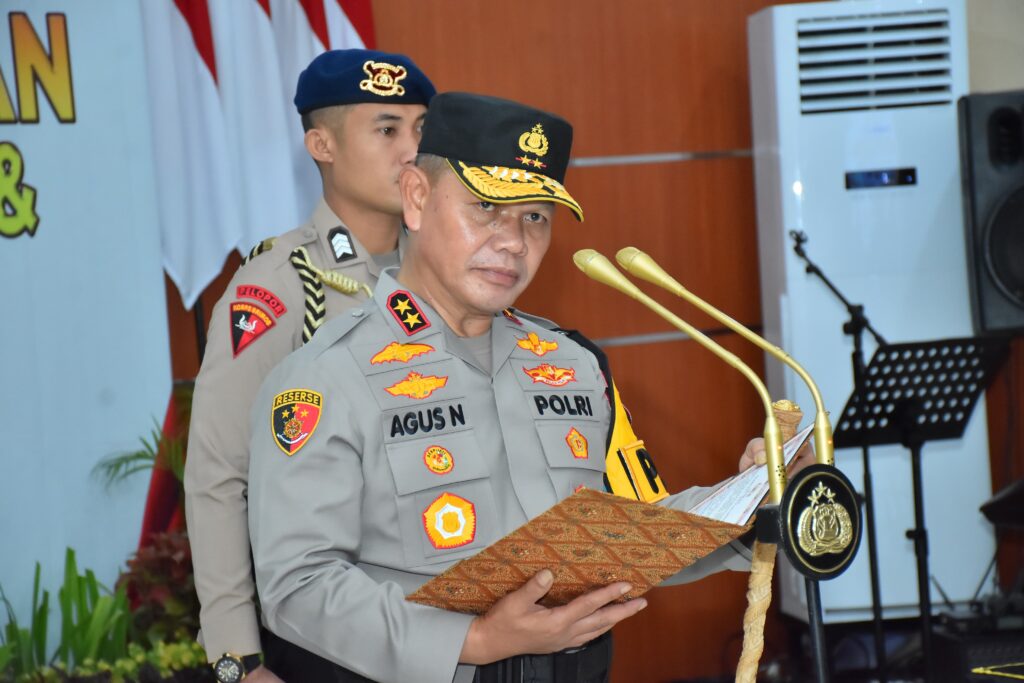 Kapolda Sulteng Pimpin Sertijab Dirsamapta dan Dua Kapolres