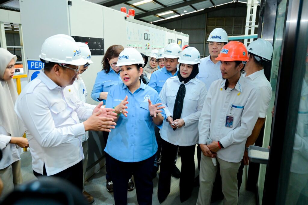 Ketua Komisi IV DPR RI Didampingi Wagub Sulsel Tinjau Bulog Makassar
