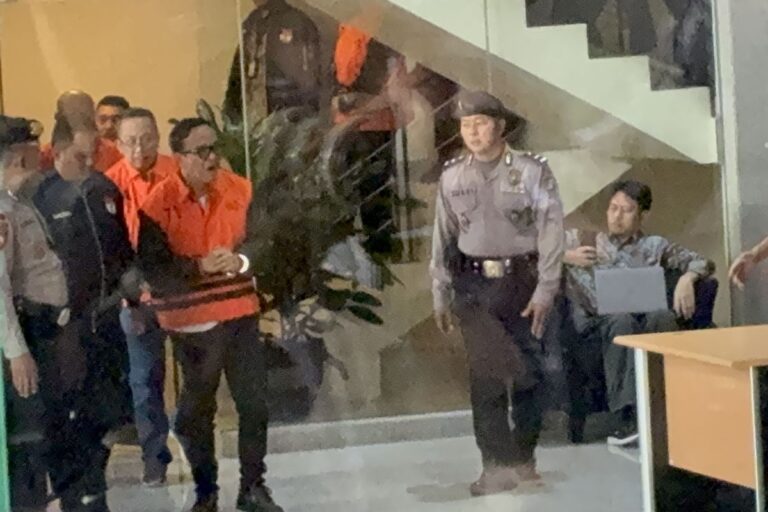 Wamenaker Immanuel Ebenezer Muncul Pakai Baju Oranye KPK