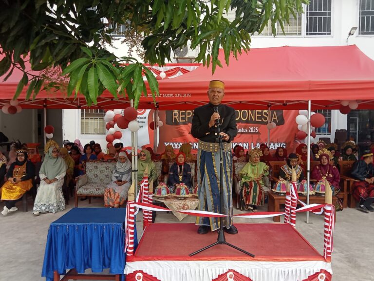 Pendiri Yayasan Pendidikan Laniang Samsu Niang Pimpin Upacara HUT RI Ke -80