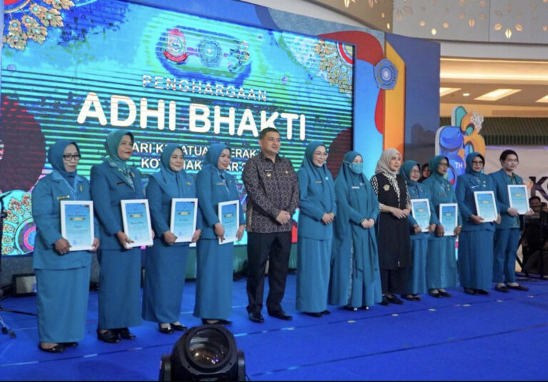 Kader PKK Kecamatan Biringkanaya Nila Raih Penghargaan Adhi Bakti