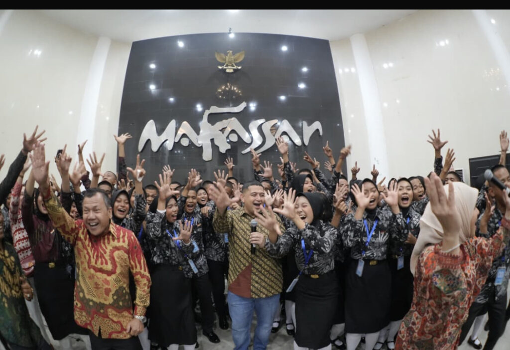 Sebagai Bentuk Apresiasi kepada Paskibraka 2025, Pemkot Makassar Berikan Pin Emas Hingga Beasiswa