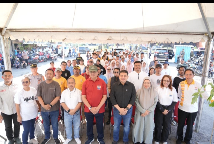 Camat Tamalanrea Dampingi Wali Kota Makassar Saat Penanaman Tabebuya yang di Lakukan GPIB