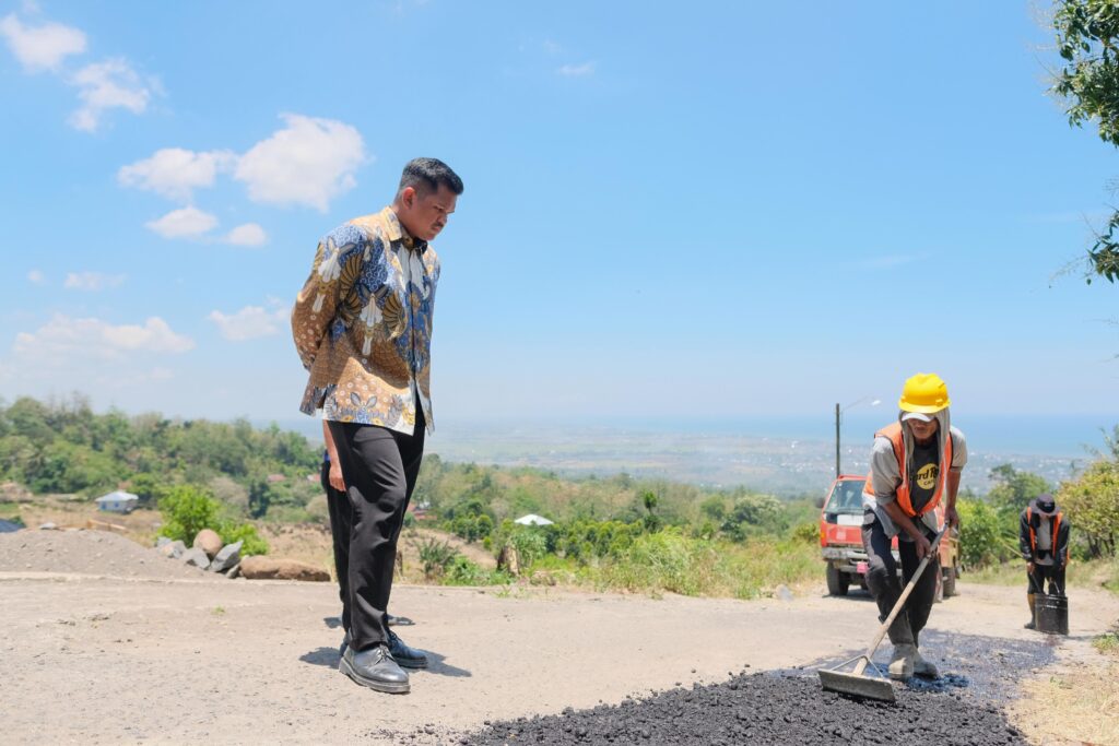 Kawal Keluhan Warga, Bupati Bantaeng Pantau Langsung Perbaikan Jalan