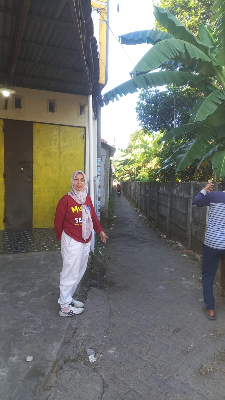Lurah Berua Andi Suriyanti Pimpin Jumat Bersih