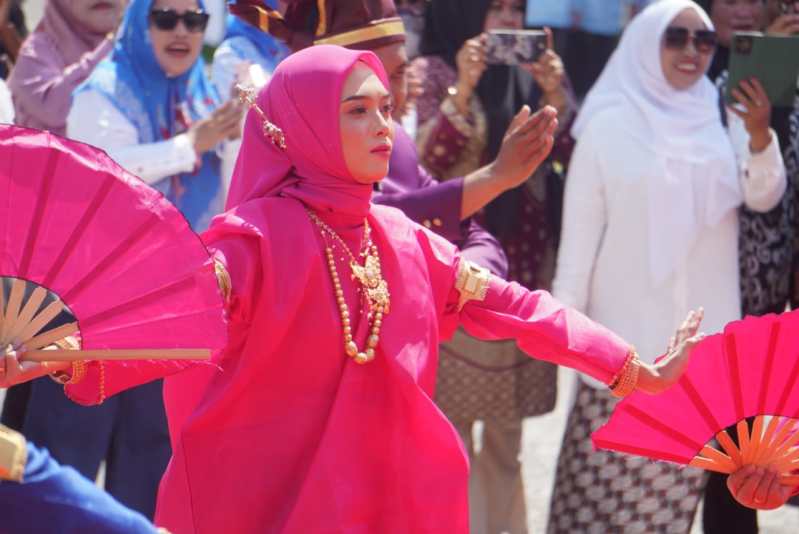 Istri Camat Tamalanrea Pimpin TP PKK Tamalanrea Hadiri Jambore dan HKG PKK ke-53