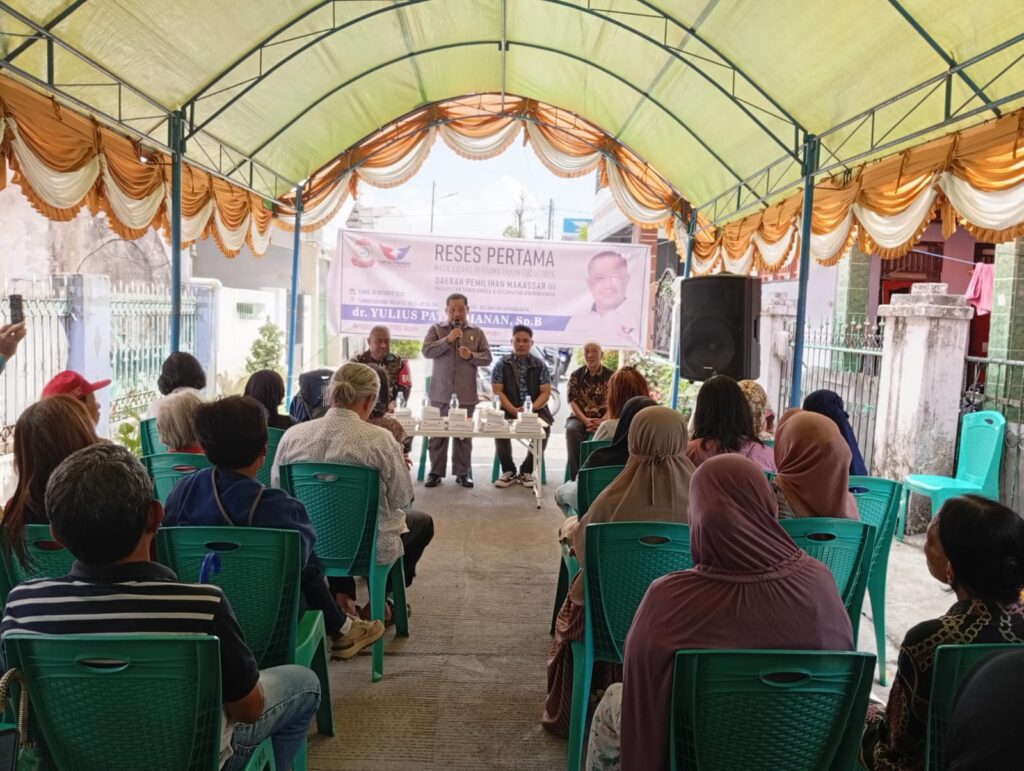 Gelar Reses, Yulius Patandianan Disambut Antusias Warga RW 09 Taman Sudiang