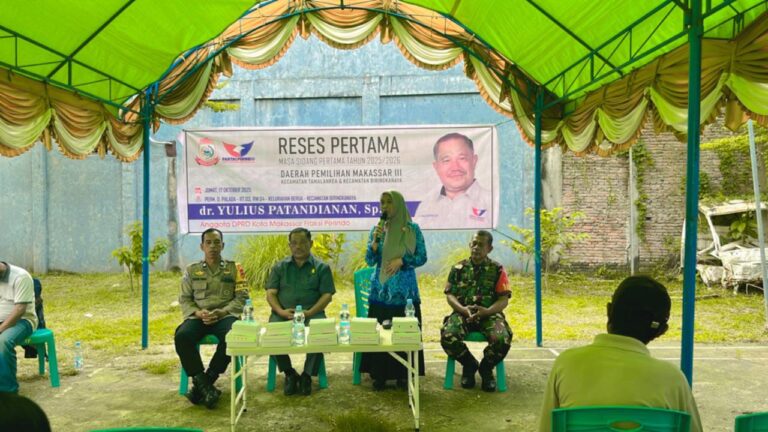 Lurah Berua Hadiri Reses Anggota DPRD Makassar dr.Yulius Patandianan