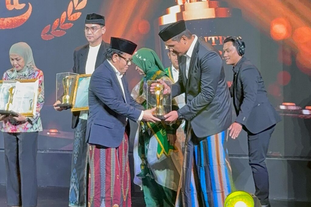 Bupati Bantaeng Raih Penghargaan Pesantren Award 2025