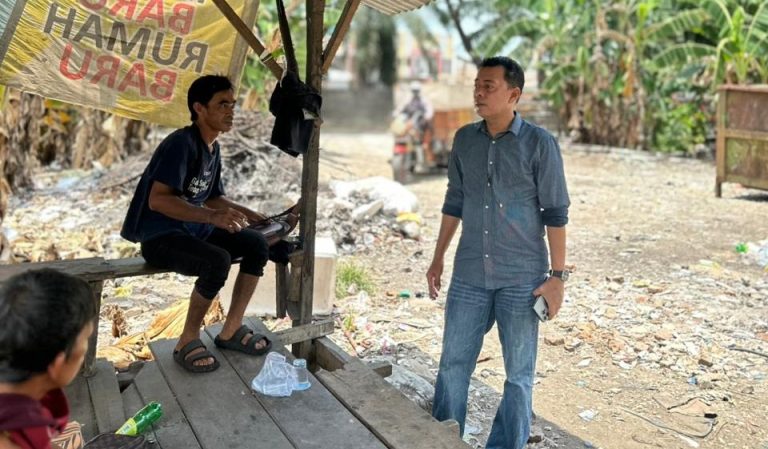 Manfaatkan Hari Libur, Camat Biringkanaya Pantau Pelayanan Kebersihan di Kelurahan Sudiang
