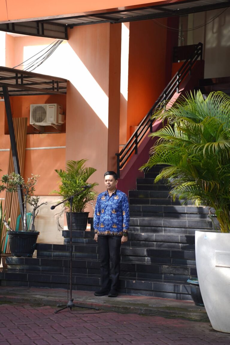 Sekretaris Camat Biringkanaya Pimpin Apel Pagi