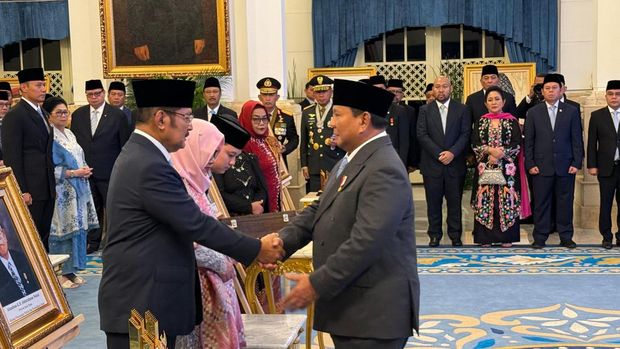 Presiden Prabowo Resmi Anugerahkan Gelar Pahlawan untuk Soeharto