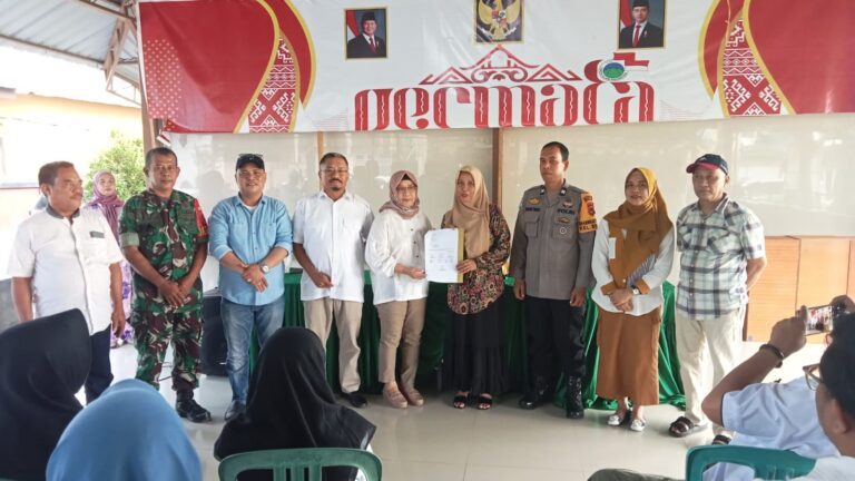 Lurah Andi Suriyanti Hadiri Penetapan Ketua RT Terpilih Se-Kelurahan Berua